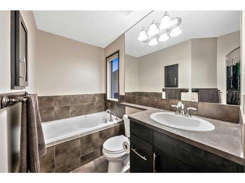 21 Silverado Range Bay Sw, Calgary, AB - Indoor Photo Showing Bathroom