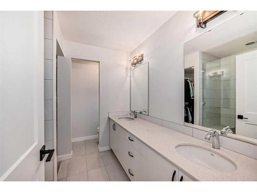 140 Nolanhurst Heights Nw, Calgary, AB - Indoor Photo Showing Bathroom