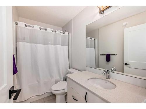 140 Nolanhurst Heights Nw, Calgary, AB - Indoor Photo Showing Bathroom