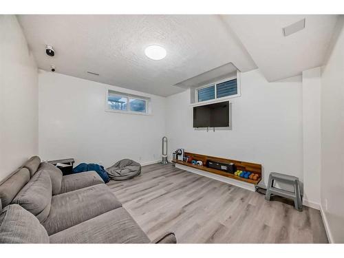 140 Nolanhurst Heights Nw, Calgary, AB - Indoor