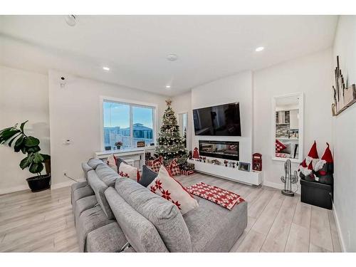 140 Nolanhurst Heights Nw, Calgary, AB - Indoor Photo Showing Living Room