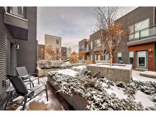 314-93 34 Avenue Sw, Calgary, AB - Outdoor