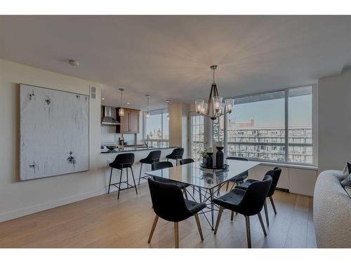 603-3316 Rideau Place Sw, Calgary, AB - Indoor Photo Showing Dining Room