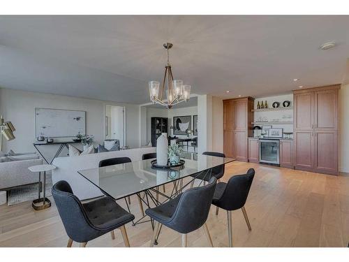 603-3316 Rideau Place Sw, Calgary, AB - Indoor Photo Showing Dining Room