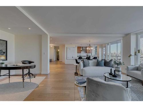 603-3316 Rideau Place Sw, Calgary, AB - Indoor Photo Showing Living Room