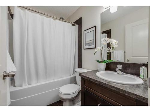 145 Drake Landing Loop, Okotoks, AB - Indoor Photo Showing Bathroom