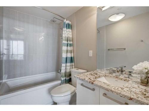 2305-225 11 Avenue Se, Calgary, AB - Indoor Photo Showing Bathroom