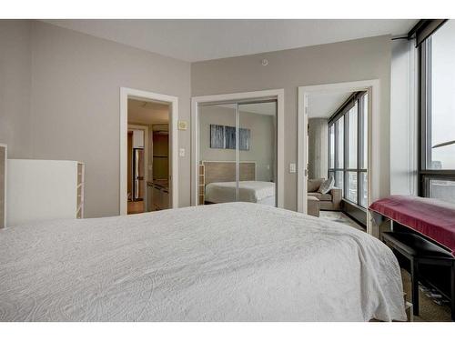 2305-225 11 Avenue Se, Calgary, AB - Indoor Photo Showing Bedroom