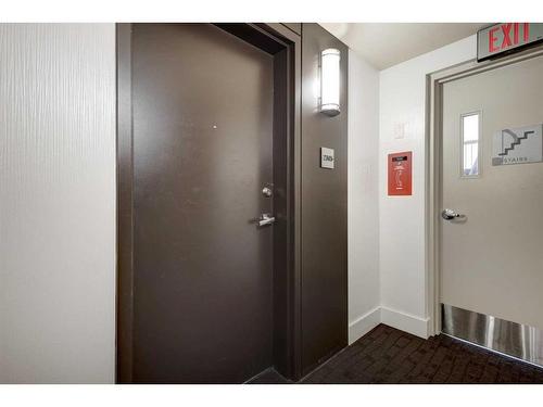 2305-225 11 Avenue Se, Calgary, AB - Indoor Photo Showing Other Room