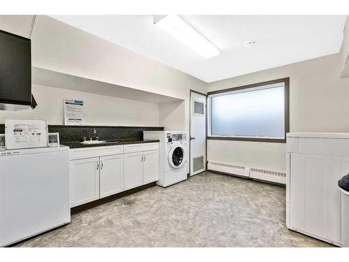 401-3727 42 Street Nw, Calgary, AB - Indoor Photo Showing Laundry Room