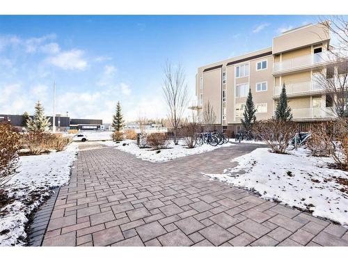 401-3727 42 Street Nw, Calgary, AB - Outdoor