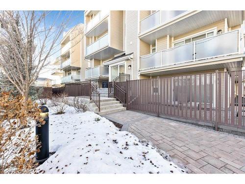 401-3727 42 Street Nw, Calgary, AB - Outdoor