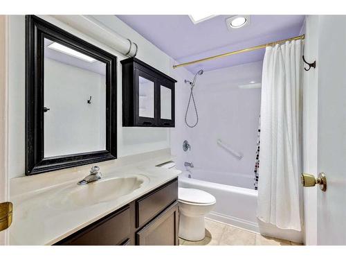 401-3727 42 Street Nw, Calgary, AB - Indoor Photo Showing Bathroom