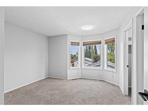 82 Taraglen Road Ne, Calgary, AB - Indoor Photo Showing Other Room