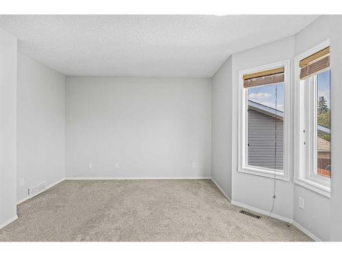 82 Taraglen Road Ne, Calgary, AB - Indoor Photo Showing Other Room