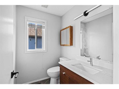 82 Taraglen Road Ne, Calgary, AB - Indoor Photo Showing Bathroom