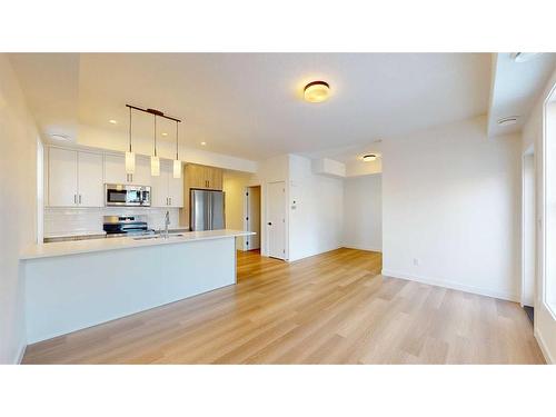 75-2117 81 Street Street Sw, Calgary, AB - Indoor Photo Showing Kitchen