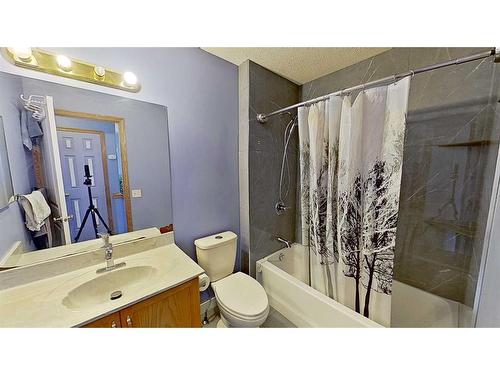 115 Coral Springs Circle Ne, Calgary, AB - Indoor Photo Showing Bathroom