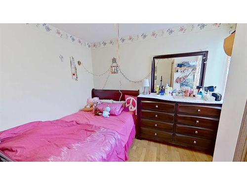 115 Coral Springs Circle Ne, Calgary, AB - Indoor Photo Showing Bedroom