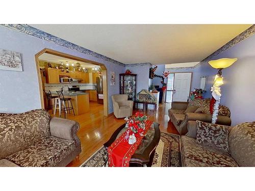 115 Coral Springs Circle Ne, Calgary, AB - Indoor Photo Showing Living Room