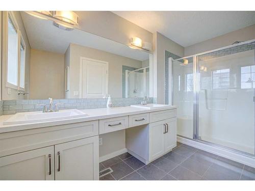 2260 Mahogany Boulevard Se, Calgary, AB - Indoor Photo Showing Bathroom