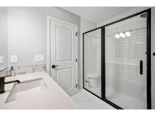 180 Rowmont Boulevard Nw, Calgary, AB - Indoor Photo Showing Bathroom