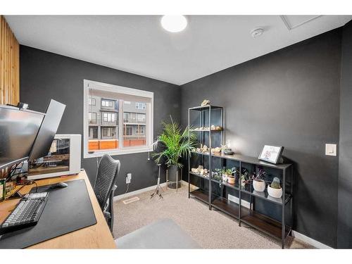 180 Rowmont Boulevard Nw, Calgary, AB - Indoor