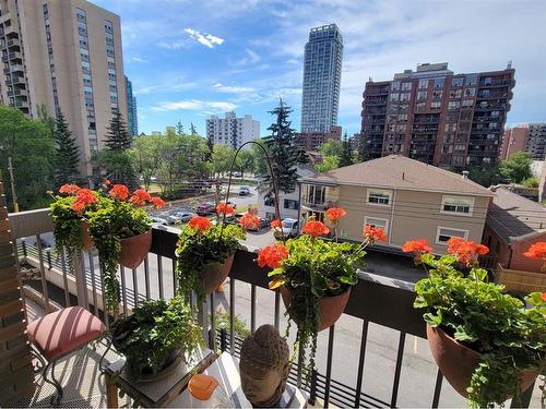 430-1001 13 Avenue Sw, Calgary, AB - Outdoor With Facade