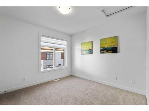 110-8235 8 Avenue, Calgary, AB - Indoor Photo Showing Other Room