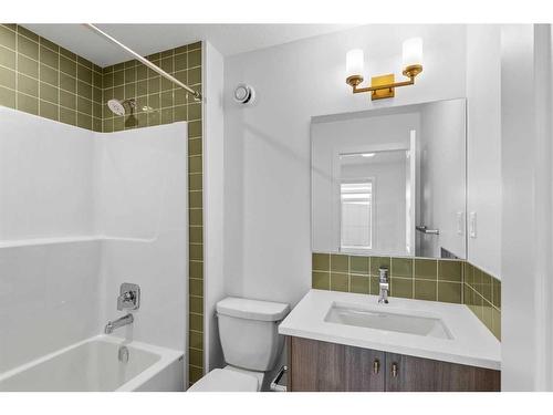 110-8235 8 Avenue, Calgary, AB - Indoor Photo Showing Bathroom