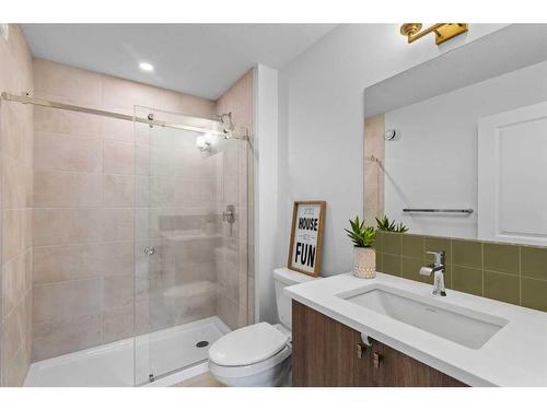 110-8235 8 Avenue, Calgary, AB - Indoor Photo Showing Bathroom