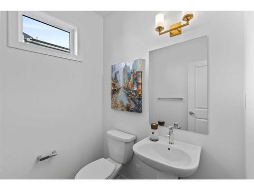 110-8235 8 Avenue, Calgary, AB - Indoor Photo Showing Bathroom