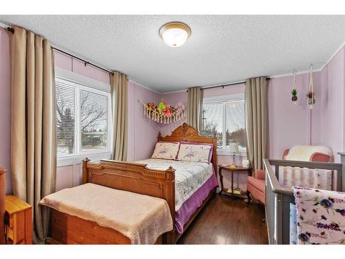 10 Downie Close, Carstairs, AB - Indoor Photo Showing Bedroom