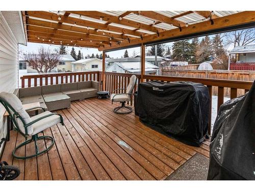 10 Downie Close, Carstairs, AB - Outdoor With Deck Patio Veranda With Exterior