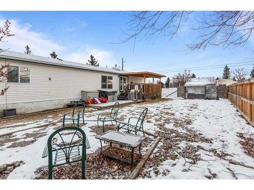 10 Downie Close, Carstairs, AB - Outdoor With Deck Patio Veranda