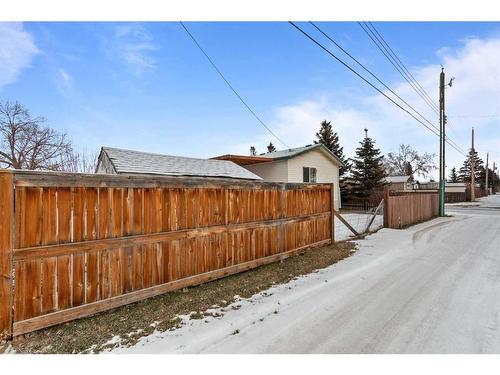 10 Downie Close, Carstairs, AB - Outdoor