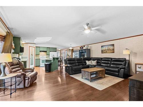 10 Downie Close, Carstairs, AB - Indoor Photo Showing Living Room