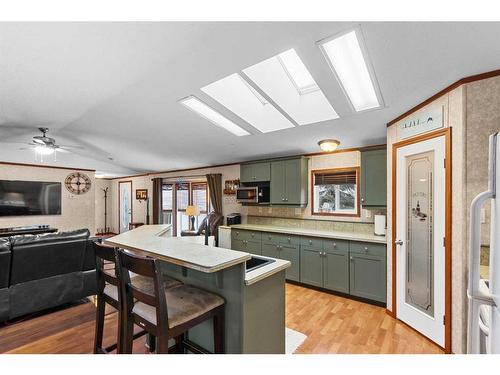 10 Downie Close, Carstairs, AB - Indoor Photo Showing Kitchen