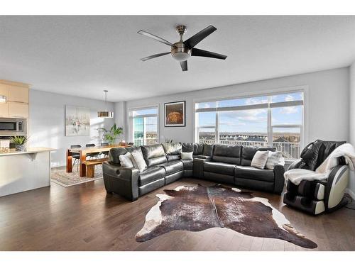 232 Sherwood Place Nw, Calgary, AB - Indoor Photo Showing Living Room