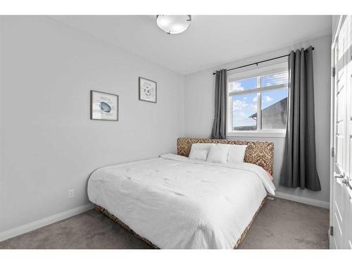 232 Sherwood Place Nw, Calgary, AB - Indoor Photo Showing Bedroom