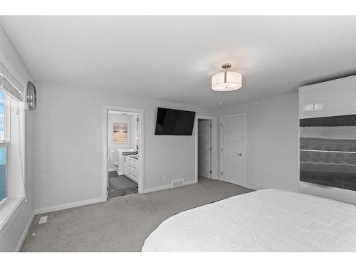 232 Sherwood Place Nw, Calgary, AB - Indoor Photo Showing Bedroom