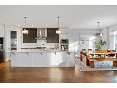 232 Sherwood Place Nw, Calgary, AB - Indoor Photo Showing Kitchen With Upgraded Kitchen