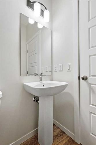 764 Creekside Boulevard Sw, Calgary, AB - Indoor Photo Showing Bathroom