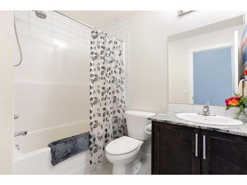 8 Corner Meadows Gate Ne, Calgary, AB - Indoor Photo Showing Bathroom