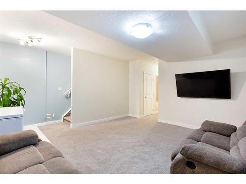 8 Corner Meadows Gate Ne, Calgary, AB - Indoor Photo Showing Living Room