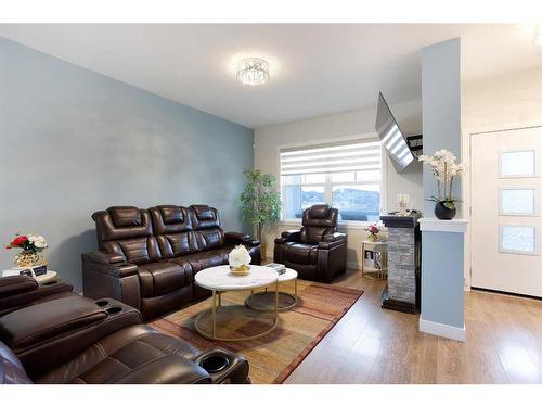 8 Corner Meadows Gate Ne, Calgary, AB - Indoor Photo Showing Living Room