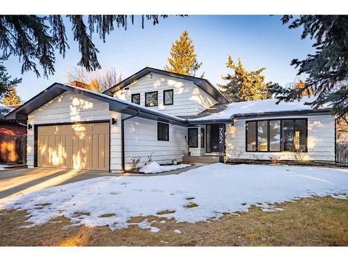 732 Willard Road Se, Calgary, AB - Outdoor