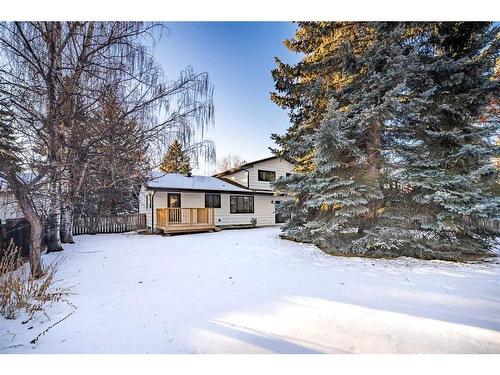 732 Willard Road Se, Calgary, AB - Outdoor