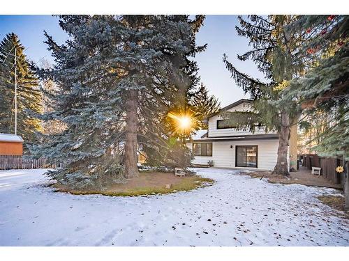 732 Willard Road Se, Calgary, AB - Outdoor