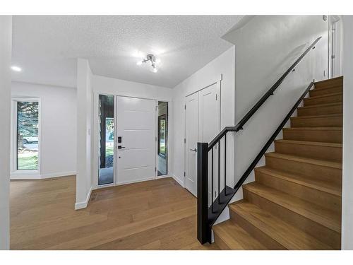 732 Willard Road Se, Calgary, AB - Indoor Photo Showing Other Room